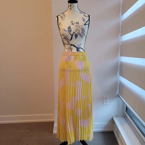 Selected Femme Pleated Skirt - Picture 2 of 6